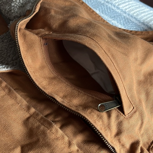 Men’s Carhartt Sherpa Lined Brown Vest - Picture 10 of 11